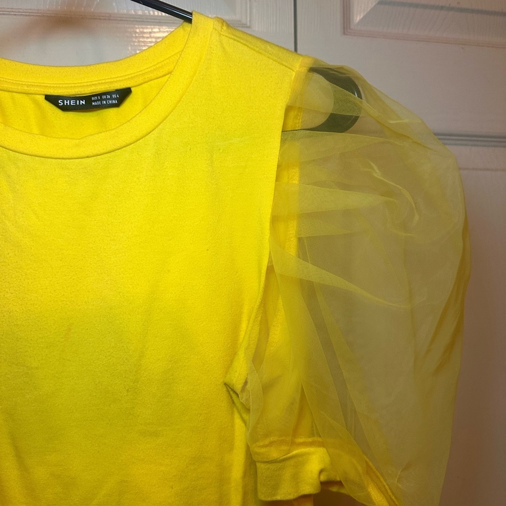Yellow Puffy-Sleeved Shirt